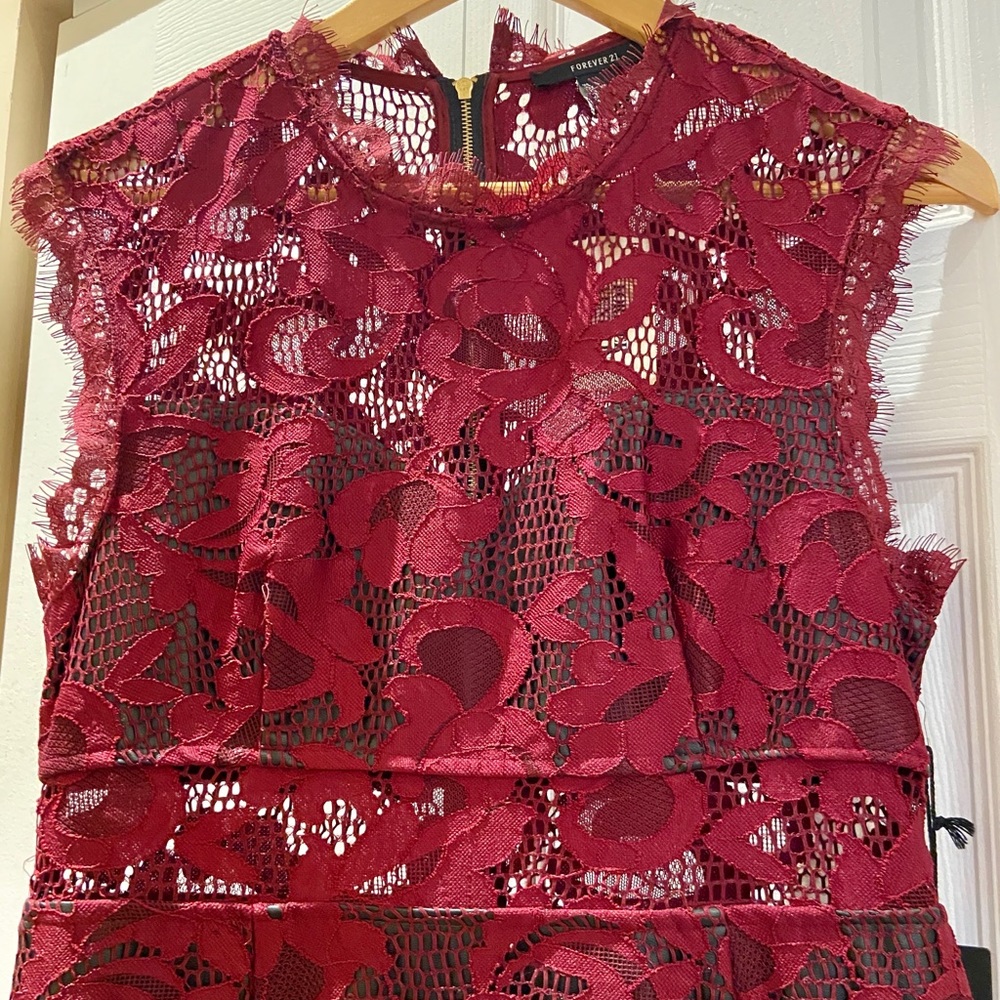 Brand New burgundy lace sleeveless dress - size L - Picture 3 of 8